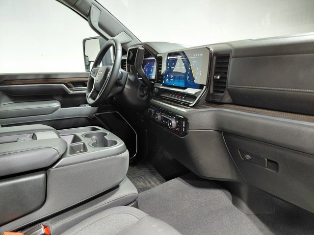Used 2025 Chevrolet Silverado 2500 LT w/ Convenience Package image 31