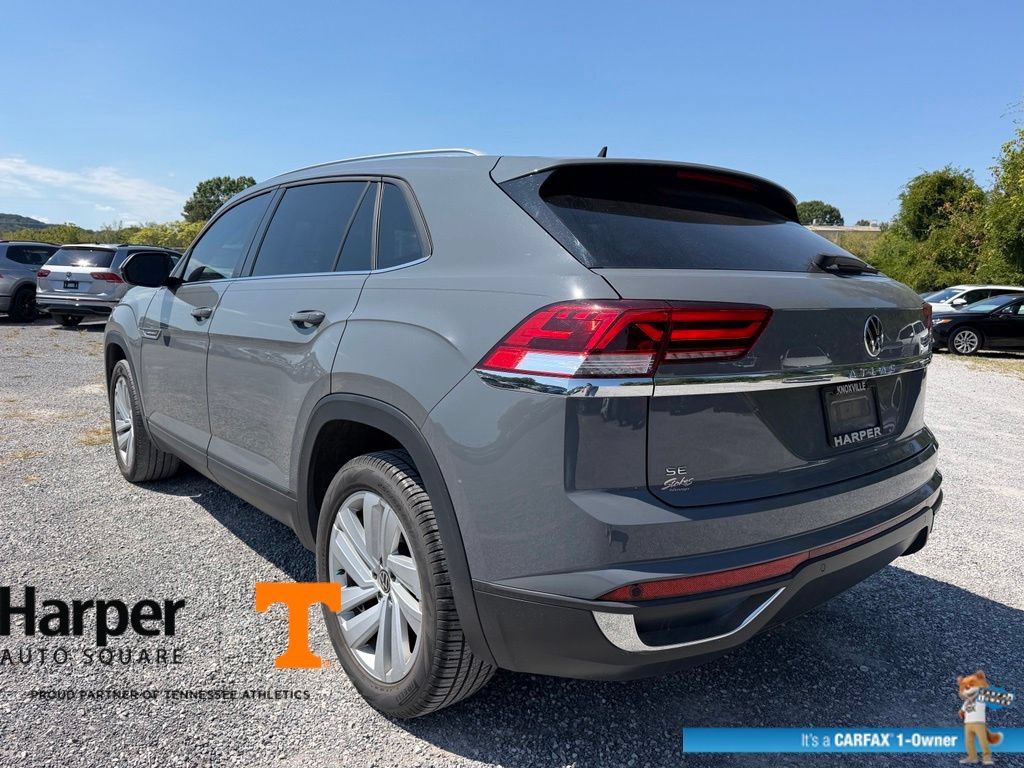 Used 2023 Volkswagen Atlas Cross Sport SE w/ Panoramic Sunroof Package FWD image 3