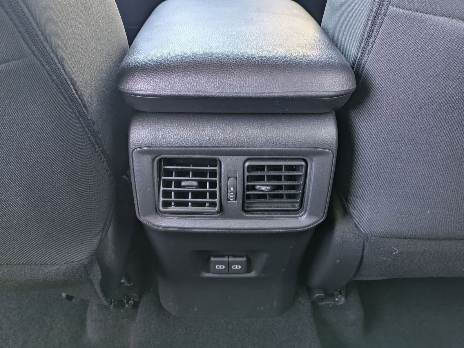 Used 2022 Toyota RAV4 XLE image 21