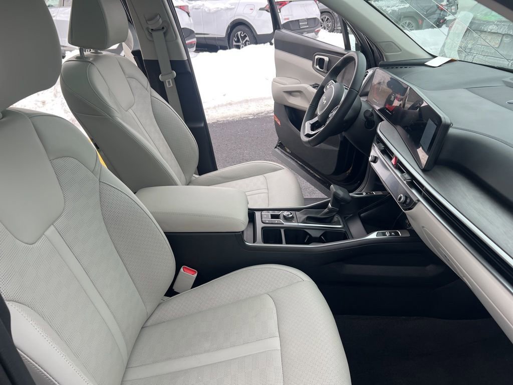 Certified 2025 Kia Sorento X-Line EX image 21