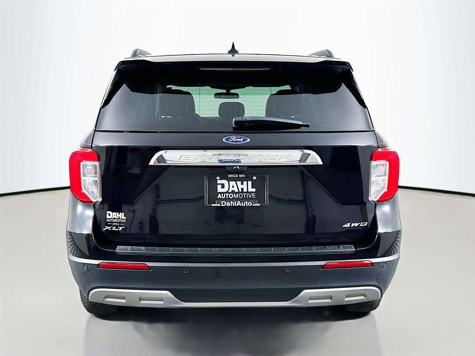 Used 2024 Ford Explorer XLT w/ Equipment Group 202A AWD/4WD image 12