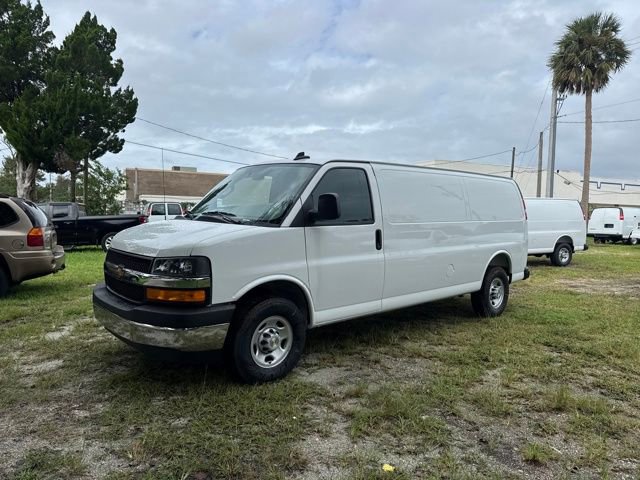 New 2025 Chevrolet Express 2500 Work Van 3D Extended Cargo Van w/ Driver Convenience Package RWD image 2