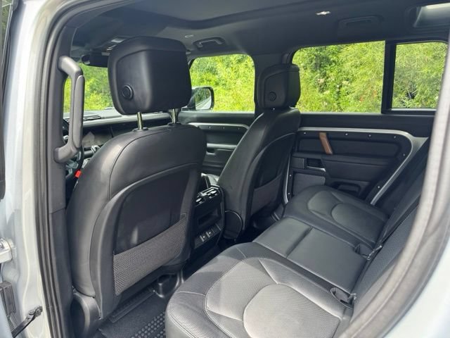 Certified 2023 Land Rover Defender 110 X-Dynamic SE AWD/4WD image 12