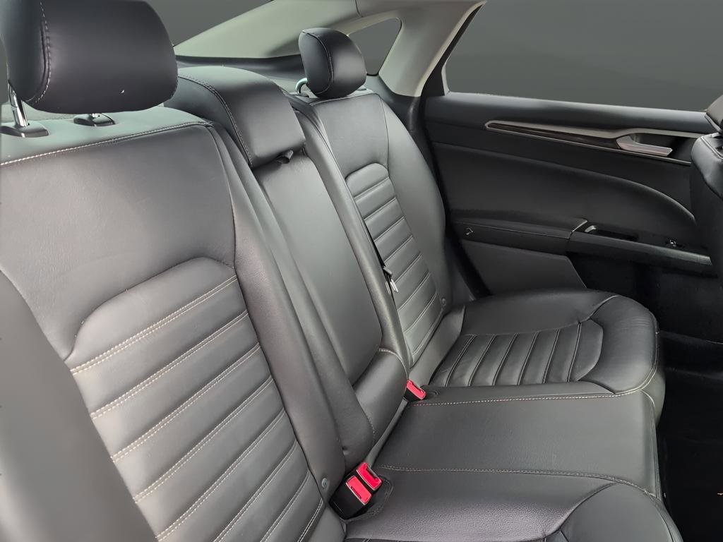 Used 2016 Ford Fusion SE w/ Equipment Group 202A image 27