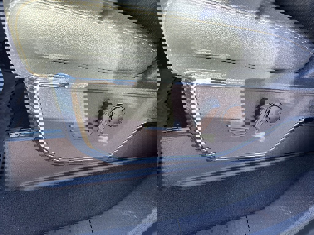 Used 2024 Ford F350 Lariat image 21