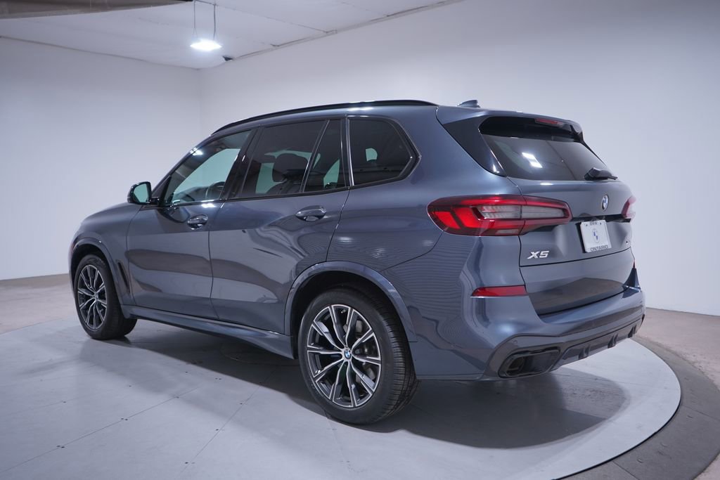 Used 2022 BMW X5 xDrive40i w/ M Sport Package image 3