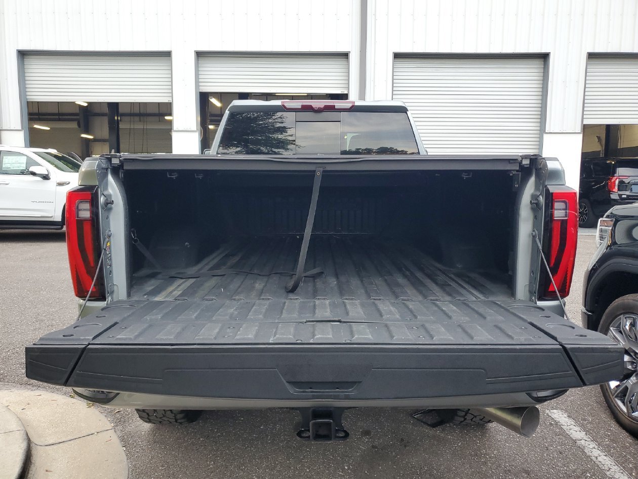 Used 2024 GMC Sierra 2500 Denali Ultimate AWD/4WD image 9