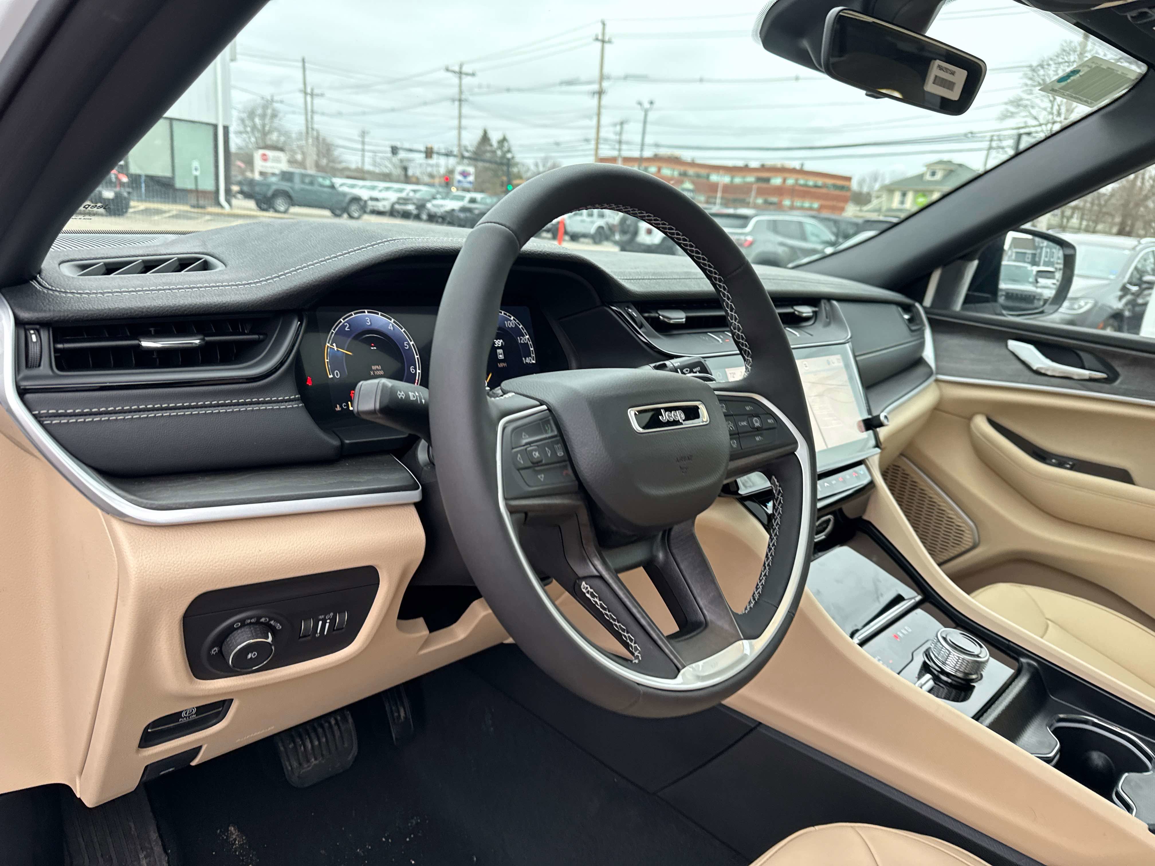 New 2026 Jeep Grand Cherokee Limited image 9