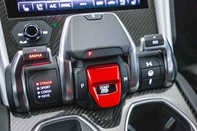 Used 2022 Lamborghini Urus image 56