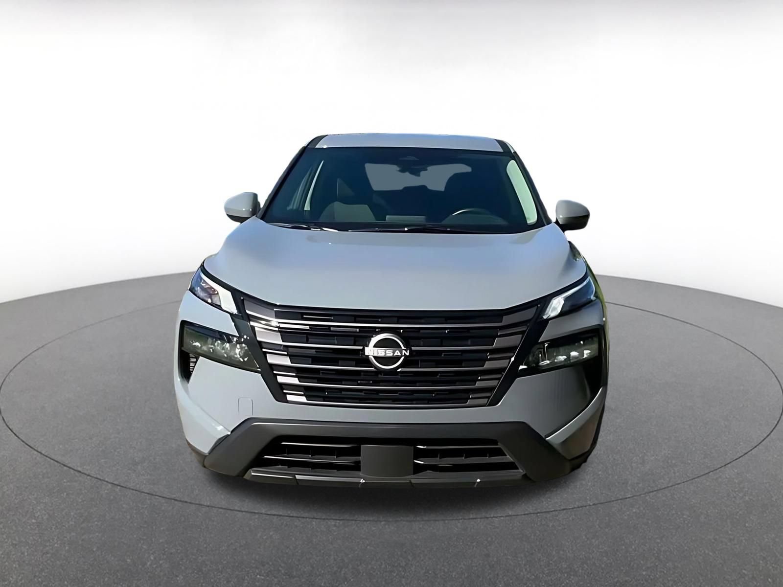 Used 2026 Nissan Rogue SV FWD image 4