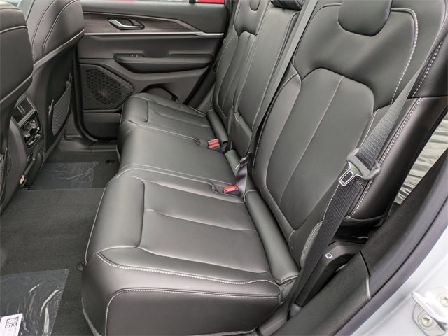 New 2025 Jeep Grand Cherokee Limited w/ Trailer Tow Package image 28