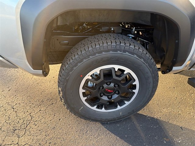 New 2025 Toyota Tacoma TRD Off-Road image 18