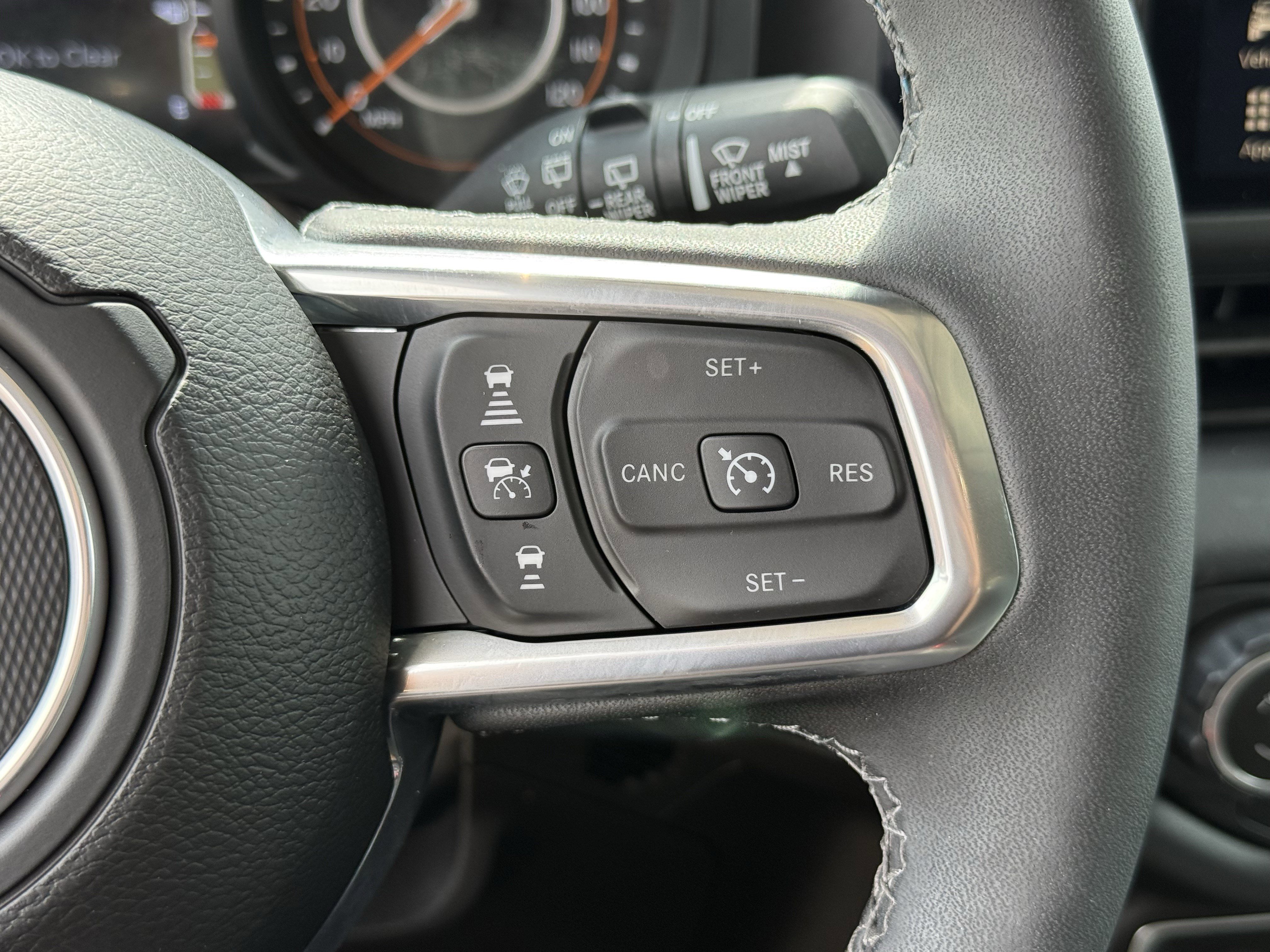 Used 2025 Jeep Wrangler Sahara image 18