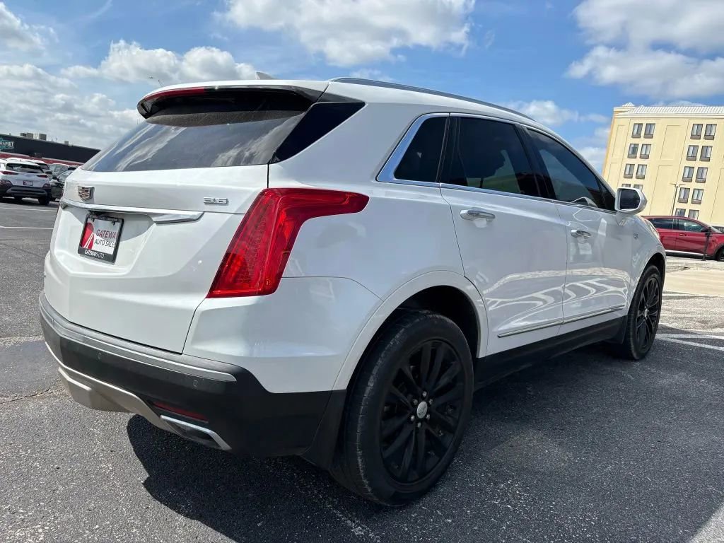 Used 2017 Cadillac XT5 Platinum AWD/4WD image 5