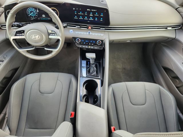 Used 2025 Hyundai Elantra SEL image 26