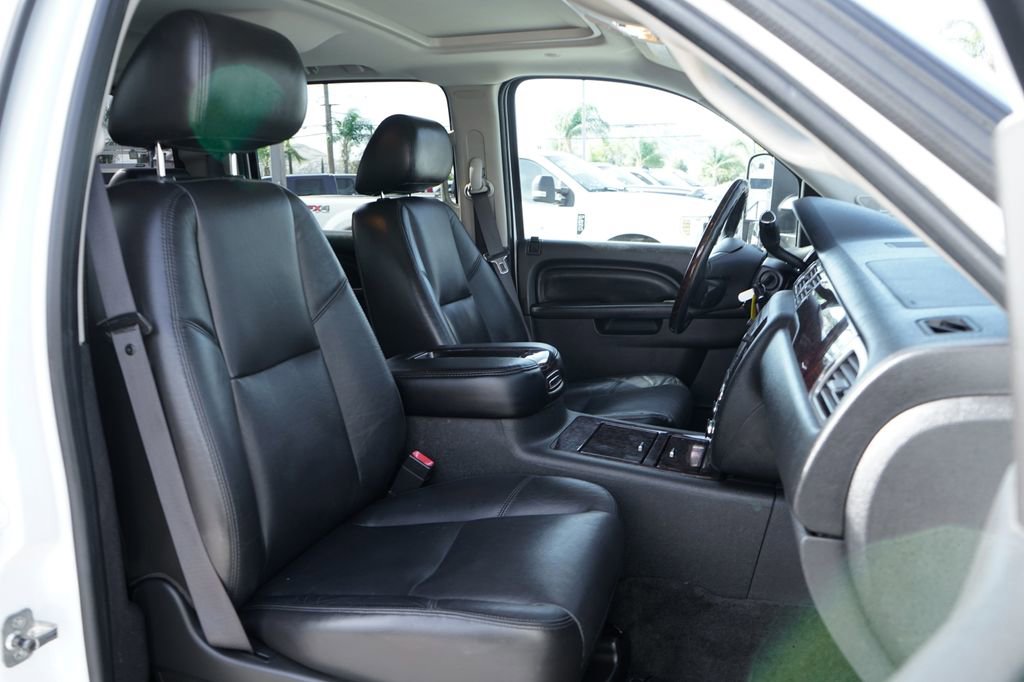 Used 2011 GMC Sierra 3500 Denali AWD/4WD image 39