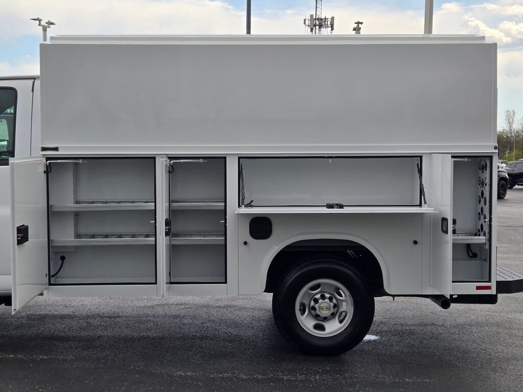 New 2026 Chevrolet Express 3500 w/ Power Convenience Package RWD image 16
