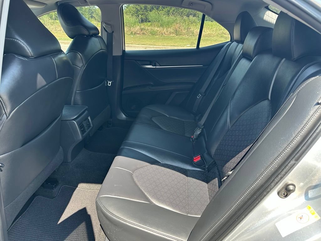 Used 2018 Toyota Camry XSE FWD image 23