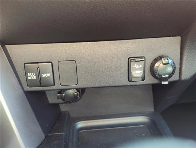 Used 2017 Toyota RAV4 LE image 16