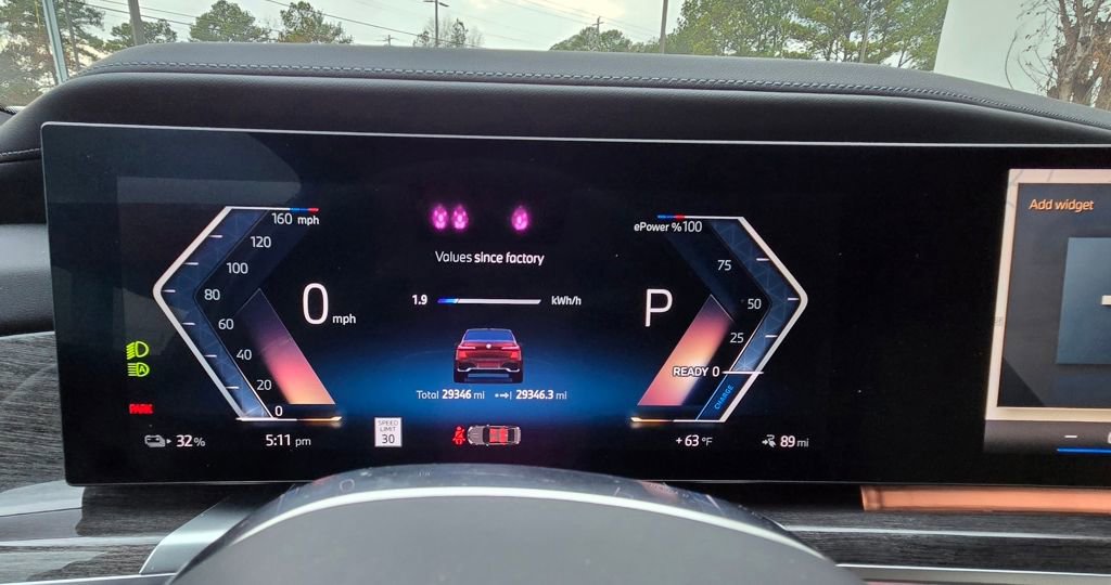 Used 2023 BMW i7 xDrive60 image 24