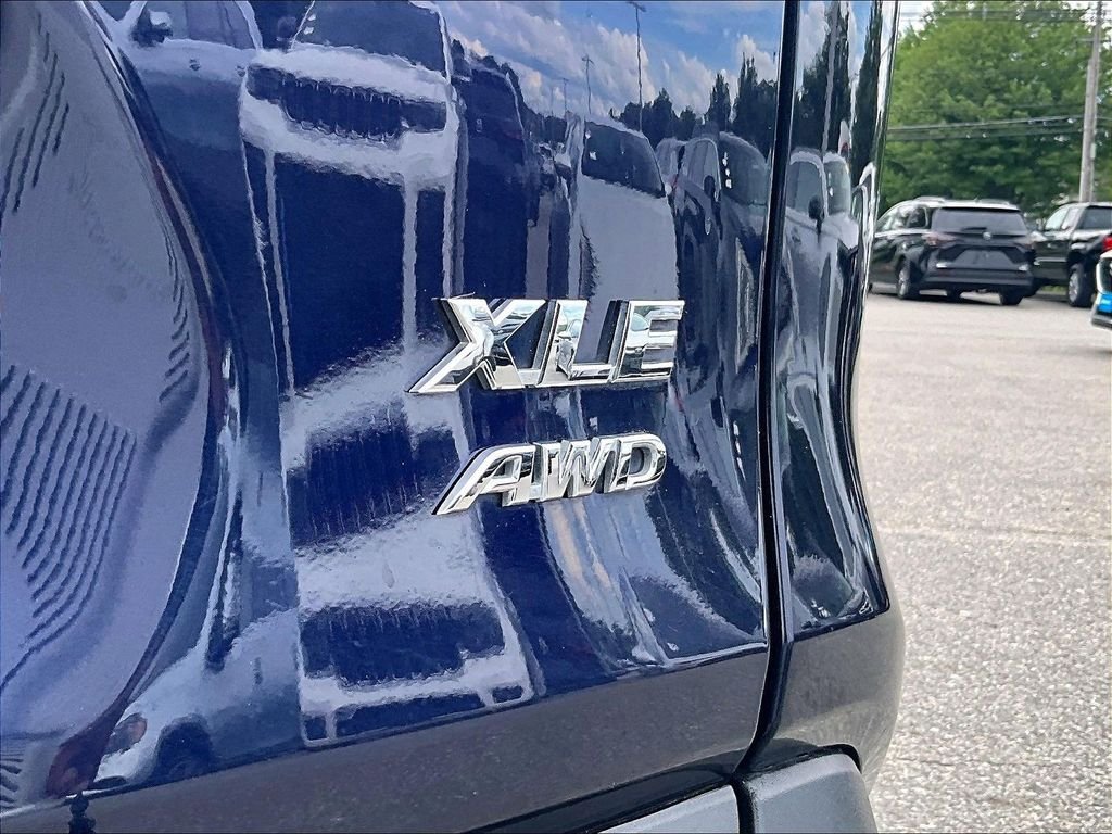 Used 2025 Toyota RAV4 XLE AWD/4WD image 29