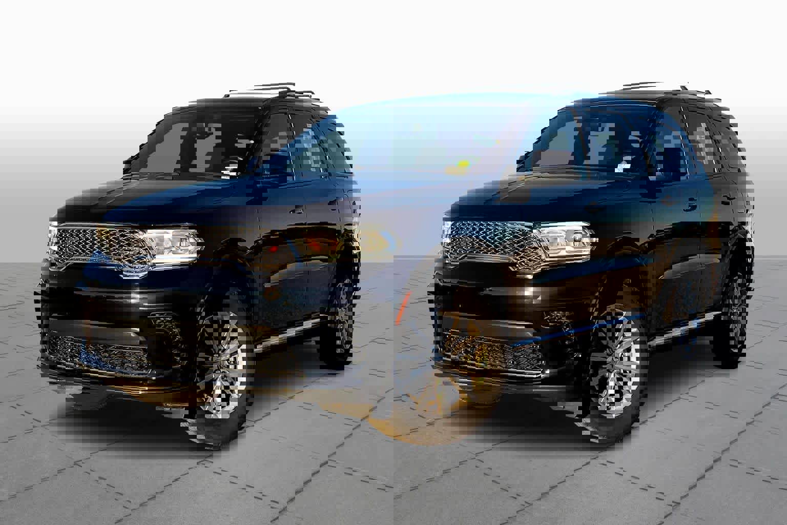 Used 2024 Dodge Durango SXT w/ 3rd Row Seating Group image 2