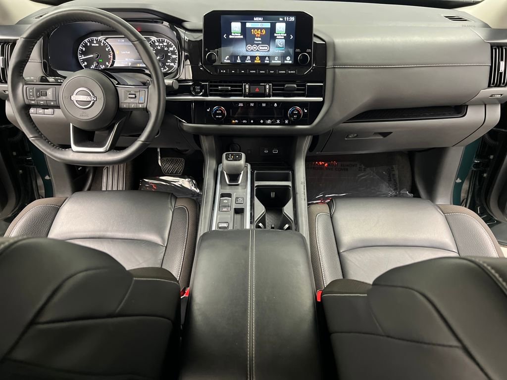 Used 2025 Nissan Pathfinder SL image 39