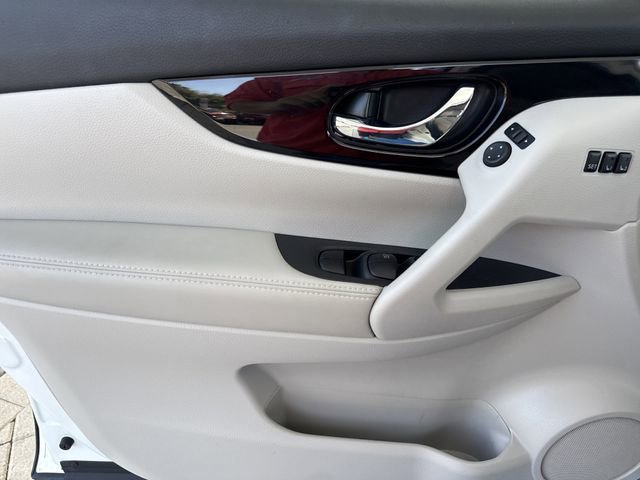 Used 2022 Nissan Rogue Sport SL w/ Premium Package image 18