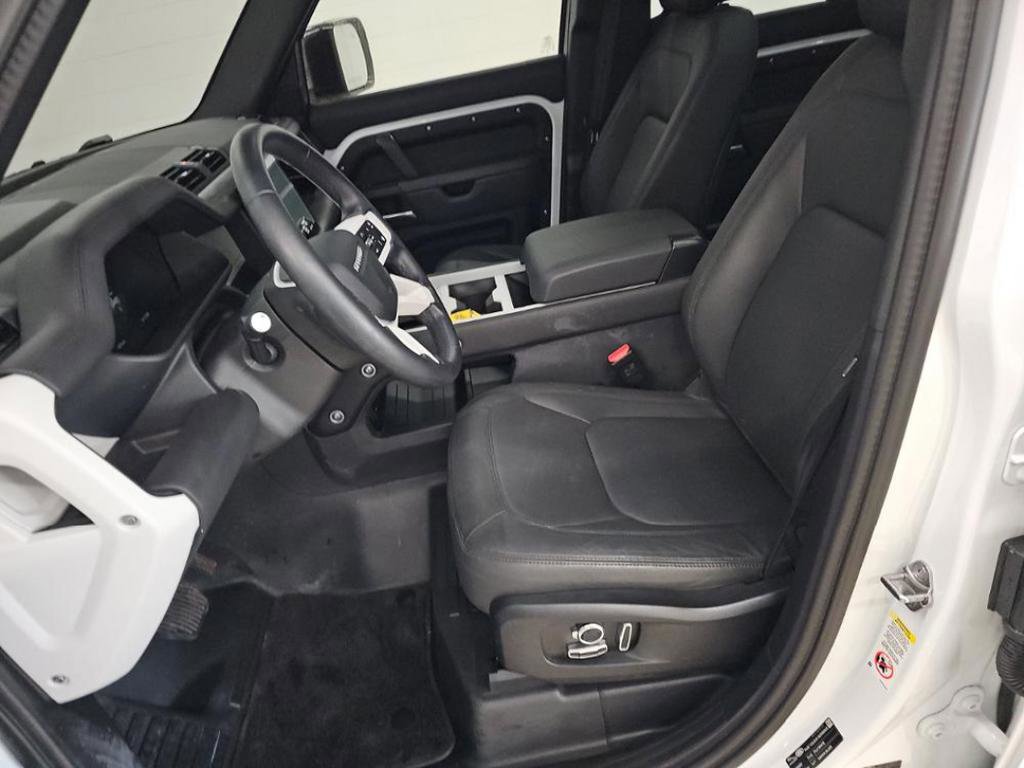 Used 2025 Land Rover Defender 130 S AWD/4WD image 4