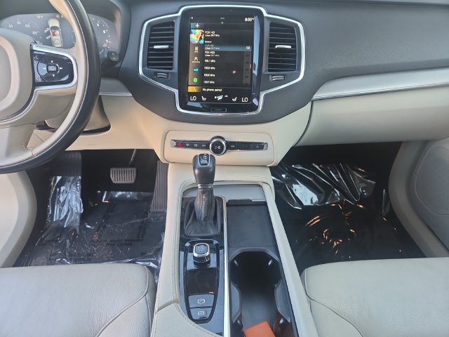 Used 2022 Volvo XC90 T5 Momentum AWD/4WD image 11