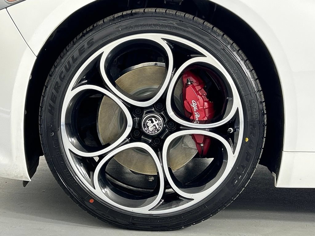 Used 2022 Alfa Romeo Giulia Ti AWD/4WD image 35