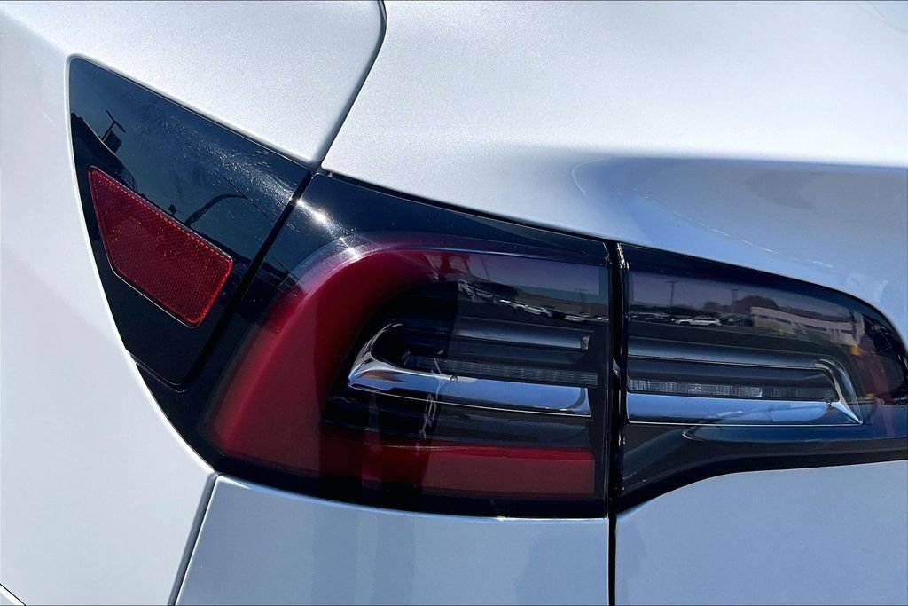 Used 2020 Tesla Model 3 Long Range AWD/4WD image 30
