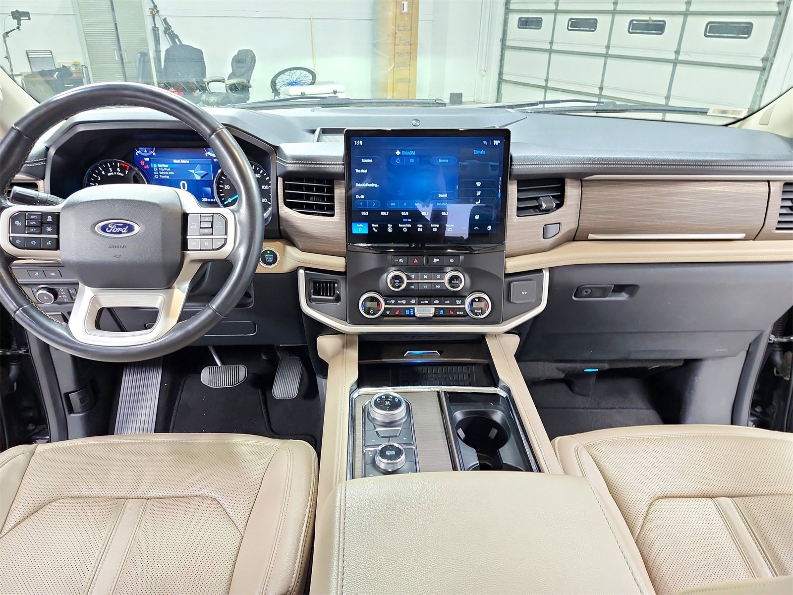 Used 2024 Ford Expedition Limited image 27