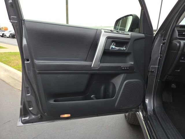 Used 2023 Toyota 4Runner Limited image 11