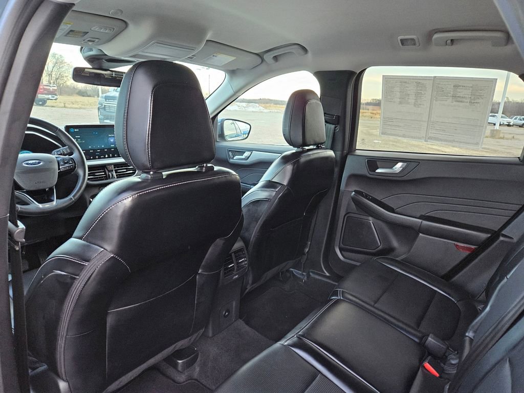Used 2024 Ford Escape Platinum image 27