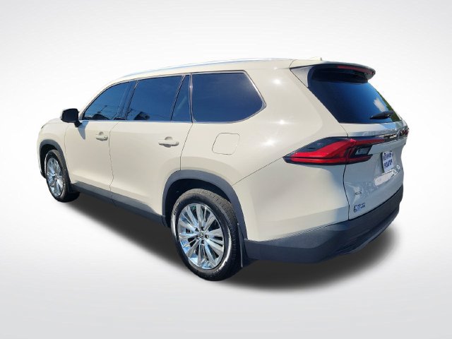 Used 2024 Toyota Grand Highlander AWD image 3