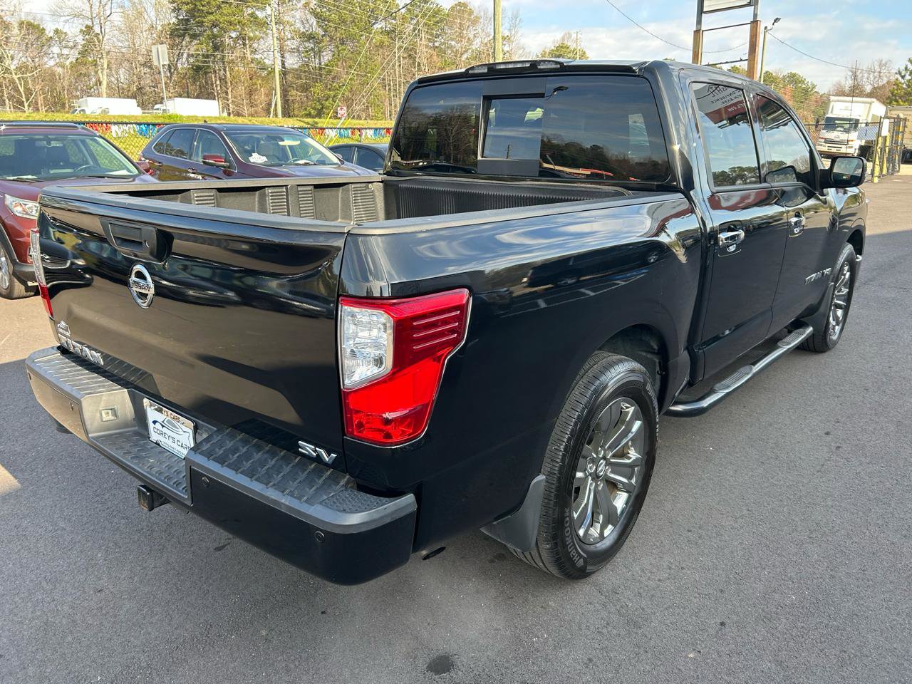 Used 2018 Nissan Titan SV w/ SV Convenience Package RWD image 5