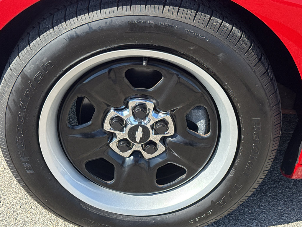 Used 2013 Chevrolet Camaro LS RWD image 8