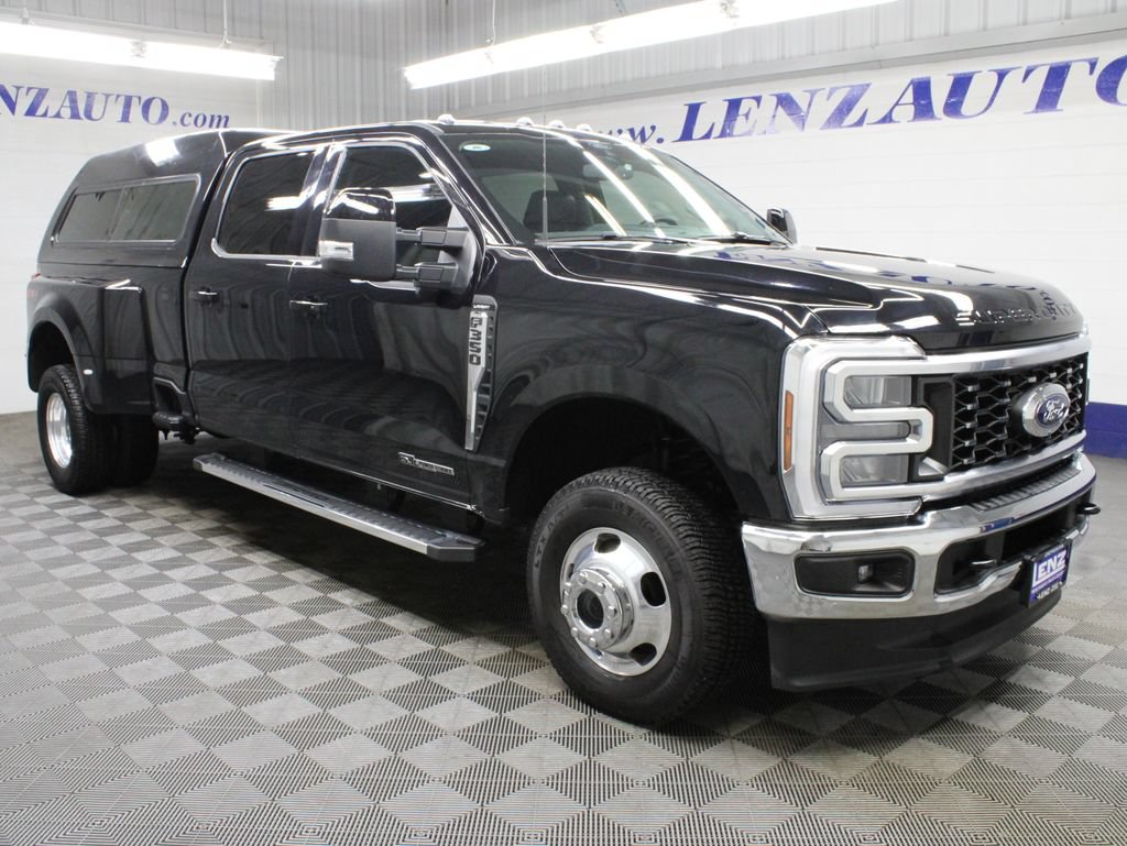 Used 2024 Ford F350 Lariat w/ FX4 Off-Road Package AWD/4WD image 3