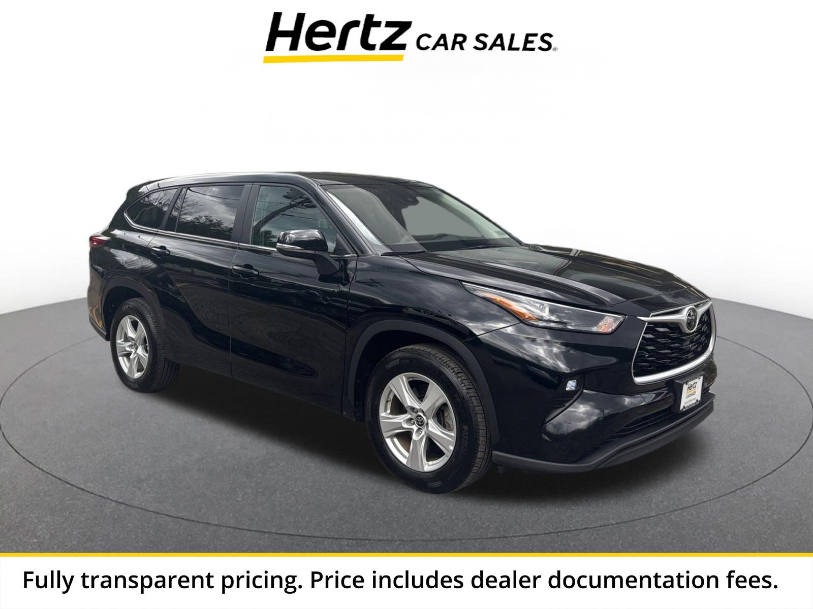 Used 2025 Toyota Highlander LE FWD image 1