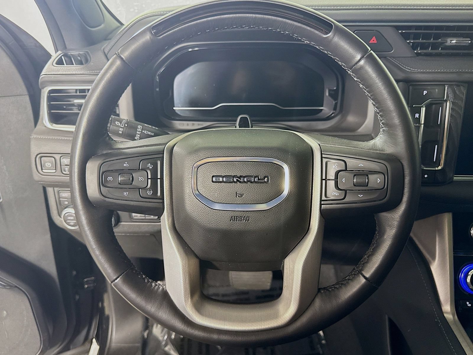 Used 2024 GMC Yukon Denali w/ Denali Reserve Package AWD/4WD image 15