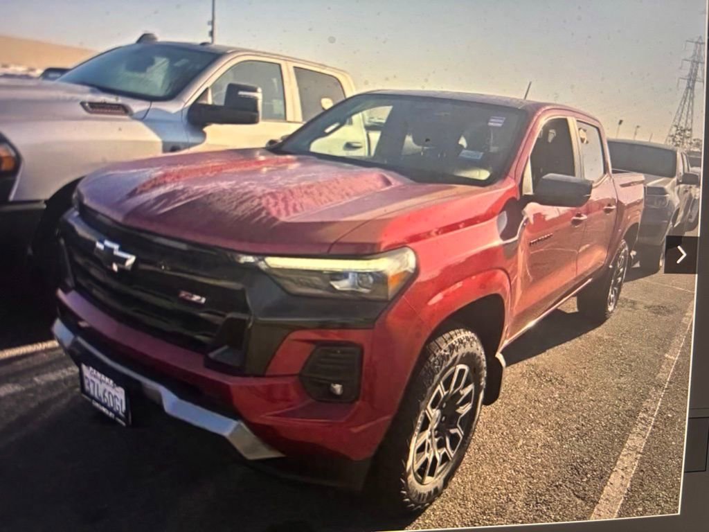 Used 2025 Chevrolet Colorado Z71 image 1