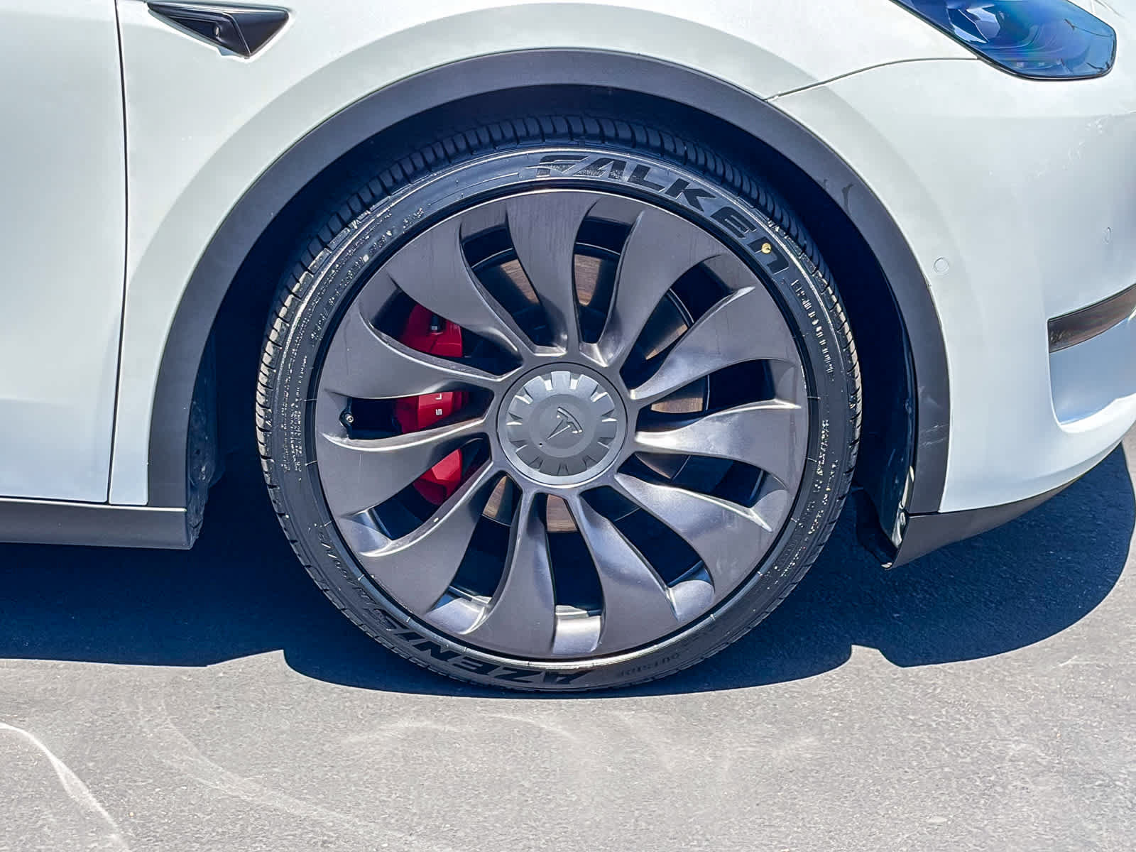 Used 2022 Tesla Model Y Performance AWD/4WD image 9