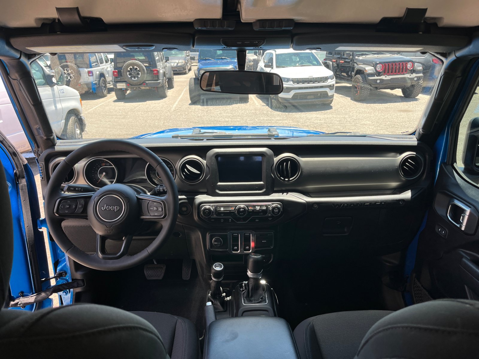 Used 2023 Jeep Wrangler Sport AWD/4WD image 32