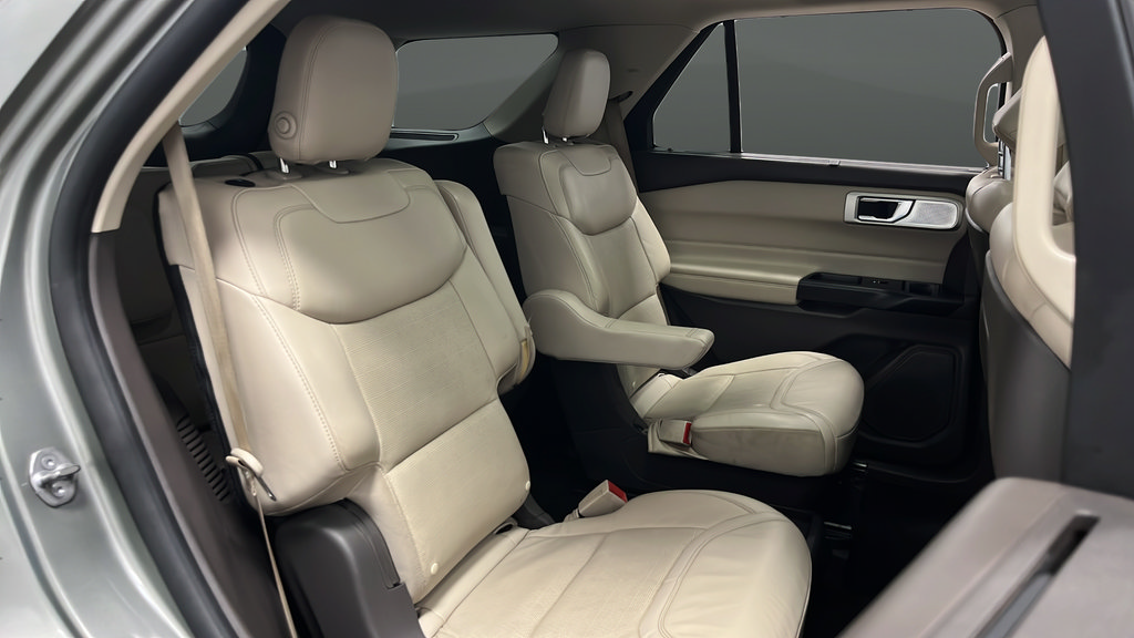 Used 2020 Ford Explorer Platinum w/ Premium Technology Package AWD/4WD image 26