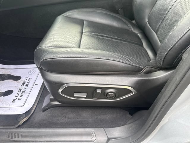 Used 2023 Jeep Wagoneer L Series II AWD/4WD image 7
