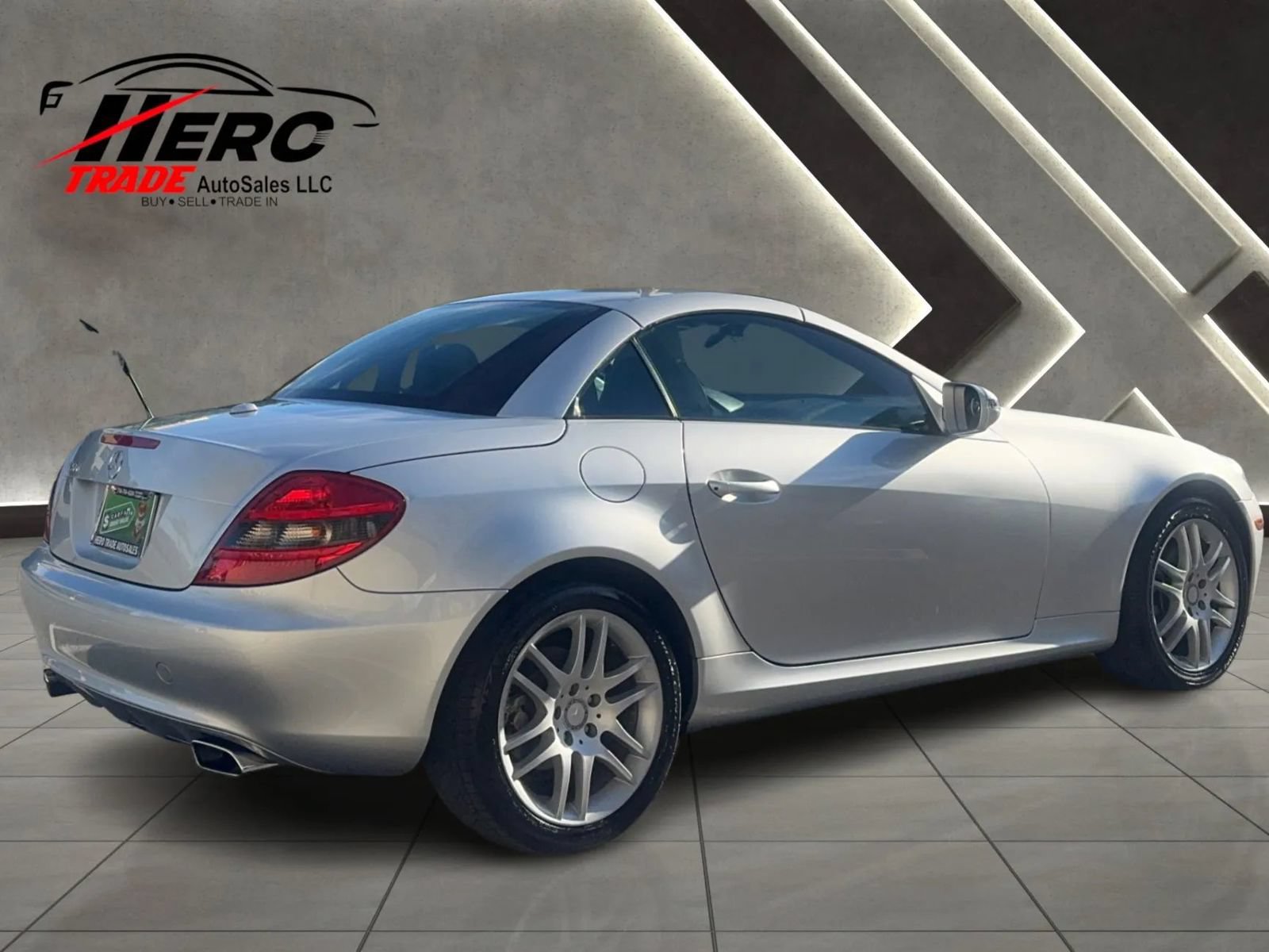 Used 2009 Mercedes-Benz SLK 300 image 8