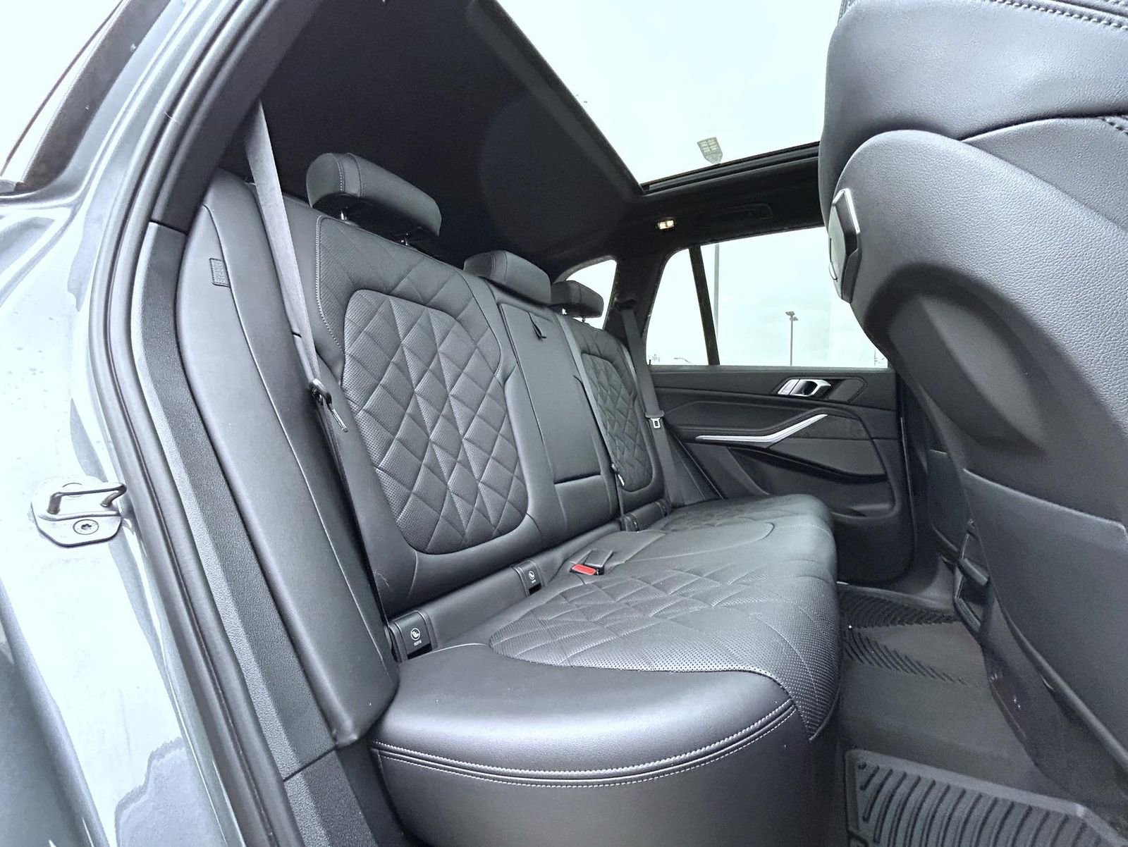 Used 2024 BMW X5 xDrive40i w/ Premium Package image 18