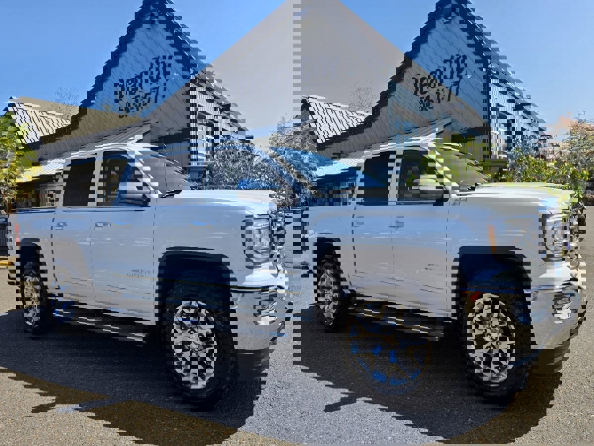 Used 2018 GMC Sierra 1500 SLT w/ SLT Premium Package