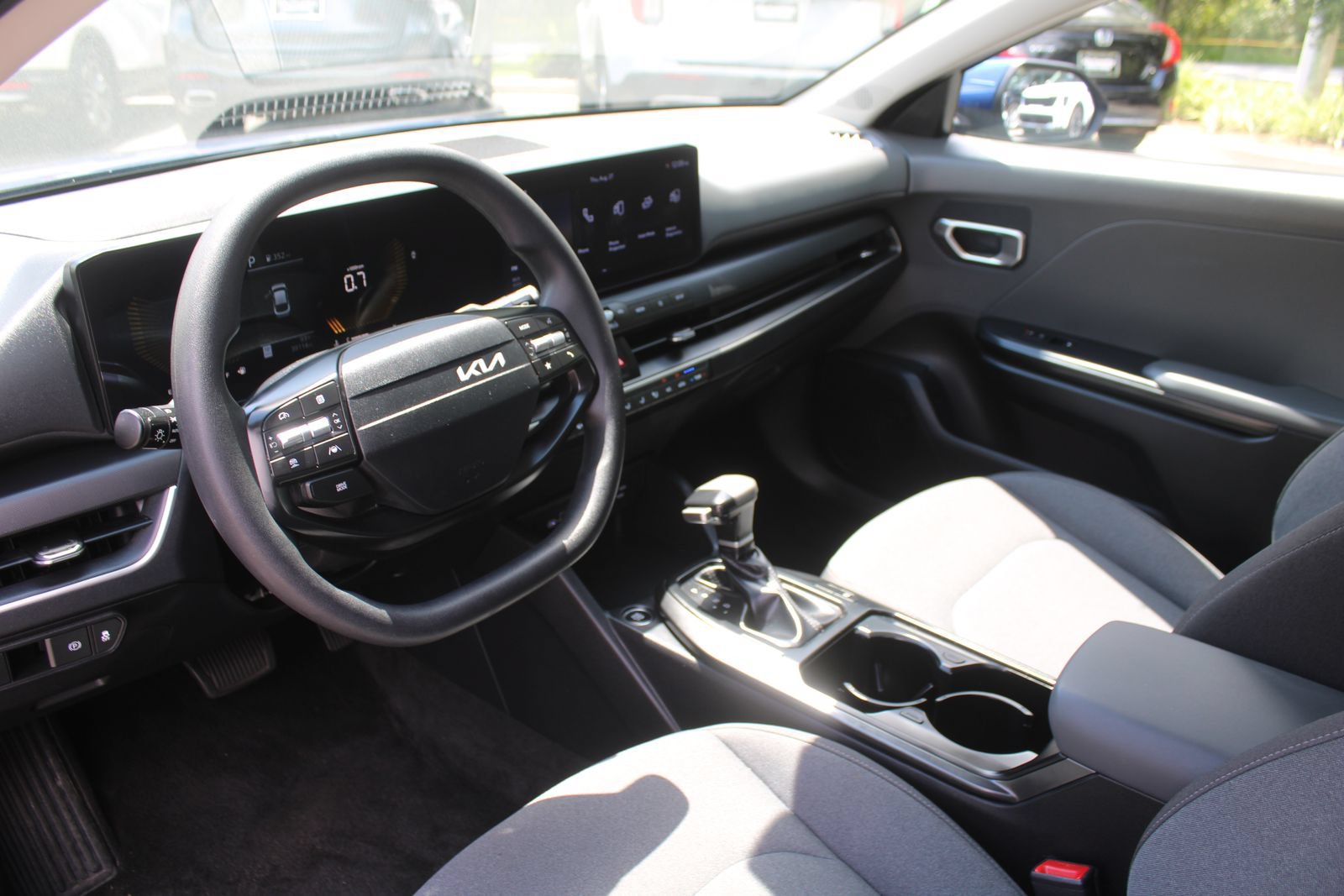 Certified 2025 Kia K4 FWD image 20